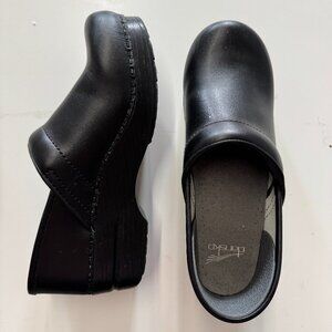 Dansko Professional Clog, Black leather, EU size 38 / US 7.5 / 8